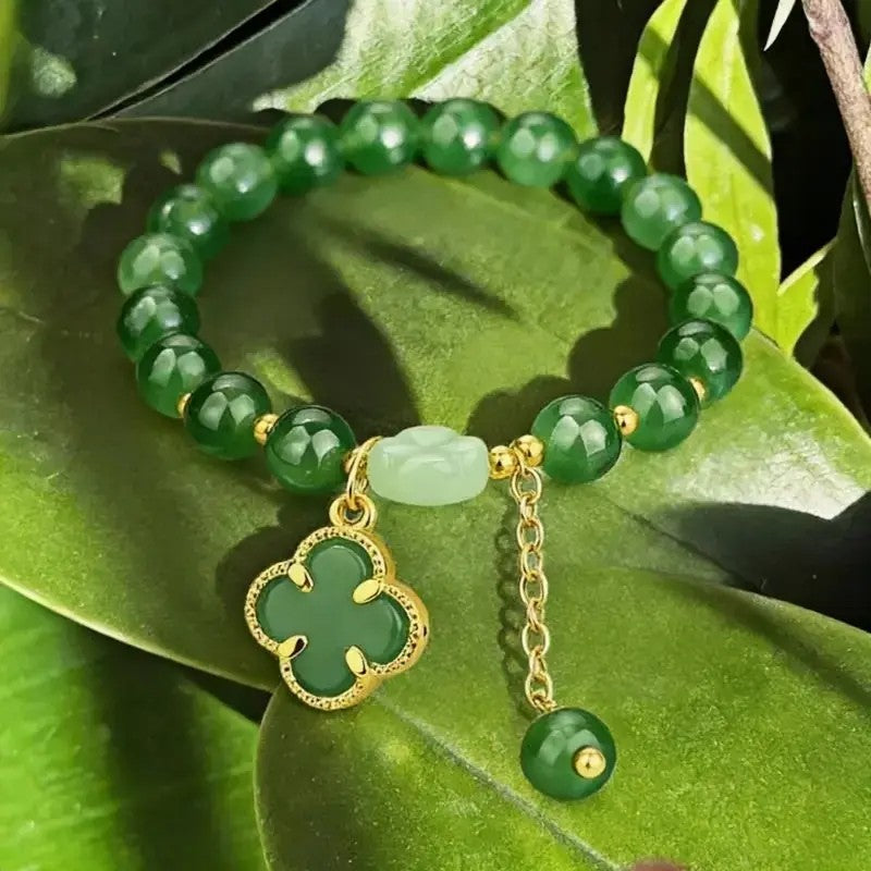 Elegant Green Clover Beaded Bracelet